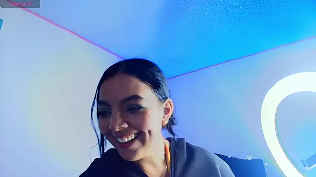 loren_tits24