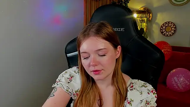 elinavale - ElinaVale's free webcam - UK Sex Cams