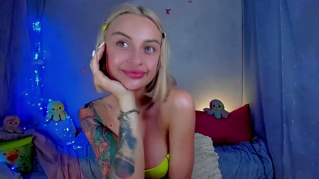YourLizzyDoll webcam