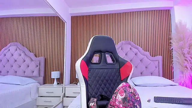 nahomyrusell webcam