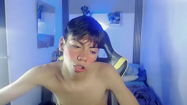 liarr_ (M twink) - move your ass and open it close