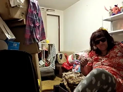 Samantha_Squirt@xh live sex cam
