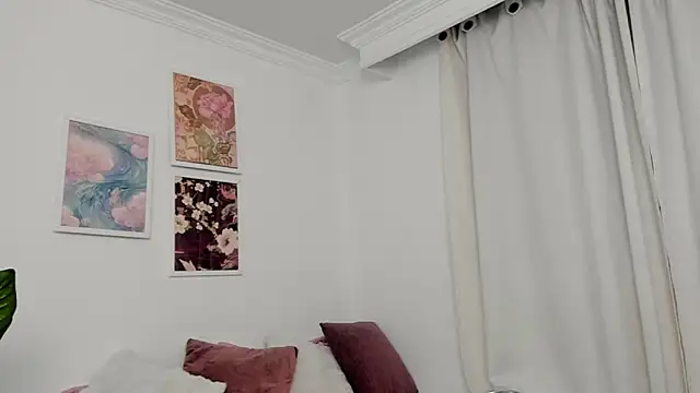canelleGarces webcam