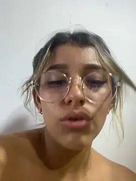 liahot69 - Liahot69's free webcam