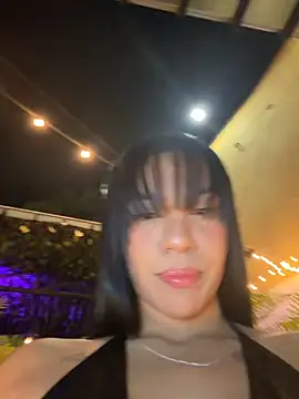 monserratjons01 (F young) - Flash tits