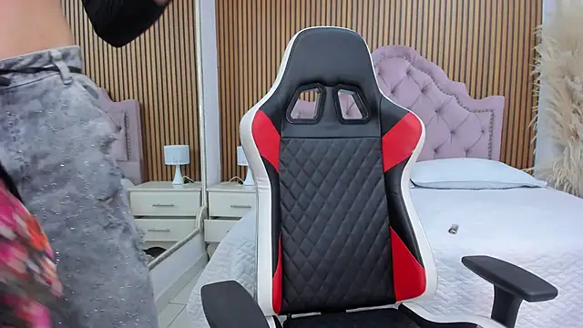nahomyrusell webcam
