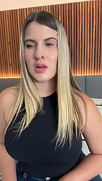 EmiilyAdams_