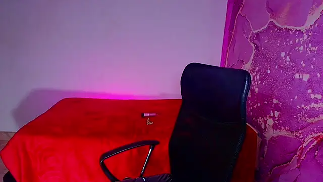 Watch canela_salvaje live on EroticFlix - High definition streams