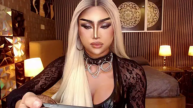 MassiveCockTrans webcam