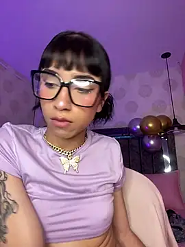 Watch Alahia_pink_ live on EroticFlix - High definition streams