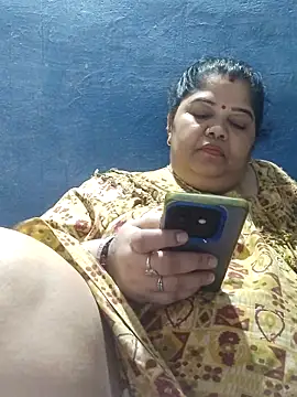 tamilthanushri live sex cam