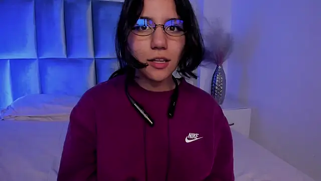 HollyPeach