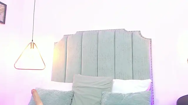 Watch MoonBlue95 live on EroticFlix - High definition streams