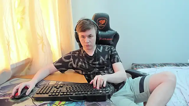 iliaskrislove - Iliaskrislove's free webcam