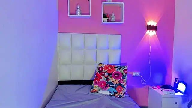 Alanna_hot3