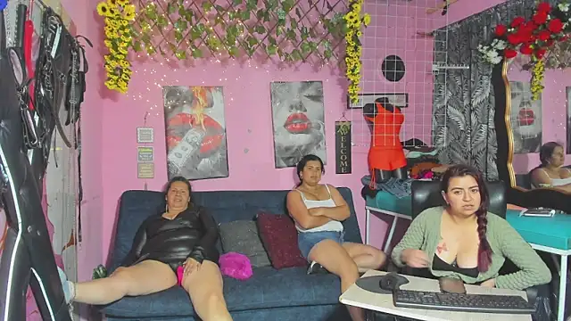 lesbiancuple - Lesbiancuple's free webcam - UK Sex Cams