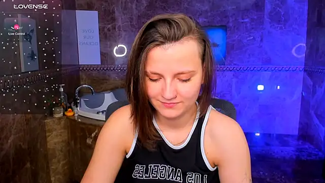 Watch MelindaTin live on EroticFlix - High definition streams