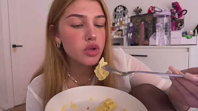 Anna_Six