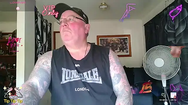 KINKYBLUEYES69