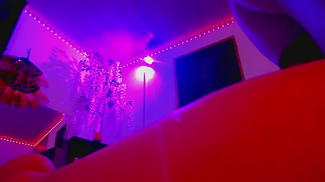 sweet_lenna - Sweet_lenna's free webcam - UK Sex Cams