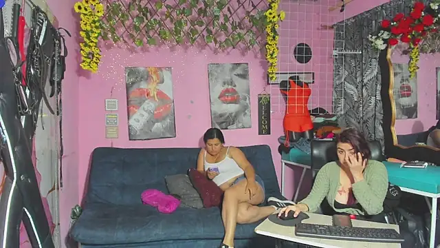 Watch lesbiancuple live on EroticFlix - High definition streams