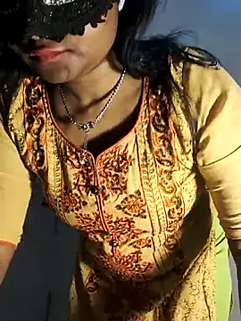 DIRTYSECRET_QUEEN_07