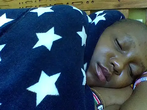 roseroca33 - Roseroca33's free webcam