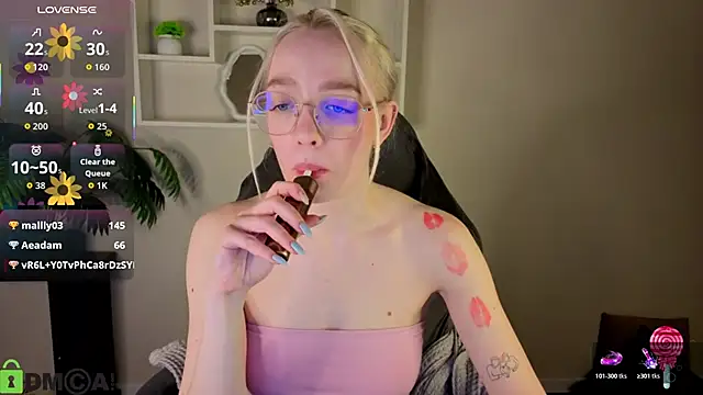 r0cket_bunny - R0cket_bunny's free webcam