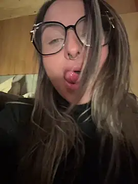 alicestone19 - AliceStone19's free webcam - UK Sex Cams