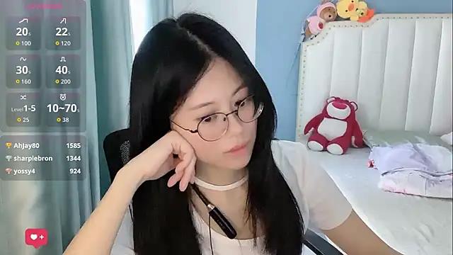 Luna-666 live sex cam
