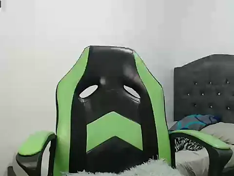boy_coll - Boy_coll's free webcam