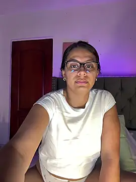 ema_zoe - Ema_zoe's free webcam
