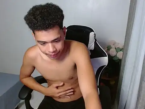 curlyasian_njxx live sex cam