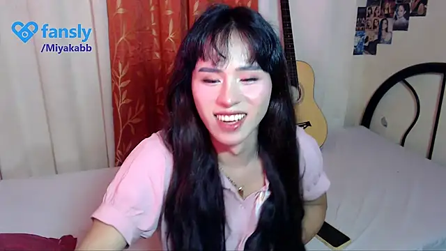 Lacelainina - Trans webcam sex chat