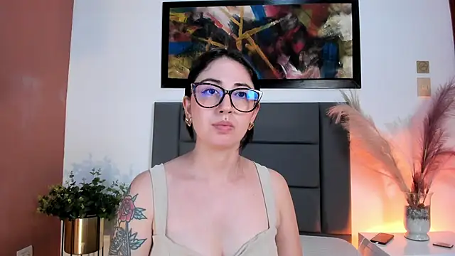 emilywatsonn - Emilywatsonn's free webcam