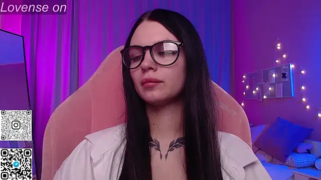 Watch Michela_Fruet live on EroticFlix - High definition streams