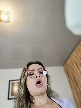 cristalrays - CristalRays's free webcam