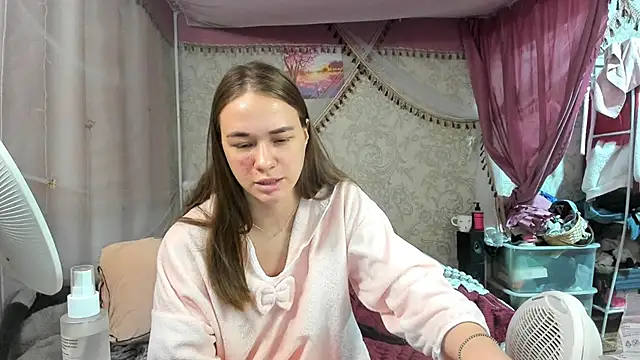 leila_bambi_ (F young) - doggy style   put on stockings