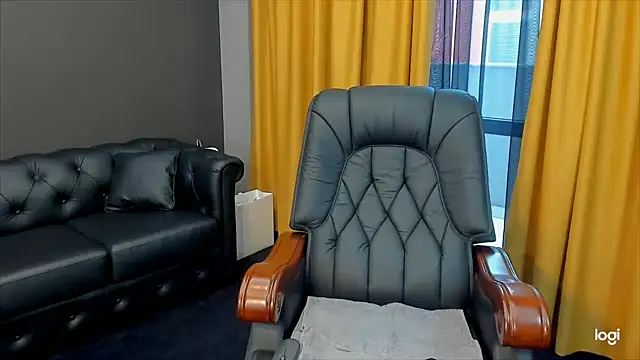 HaleySweet18 live sex cam