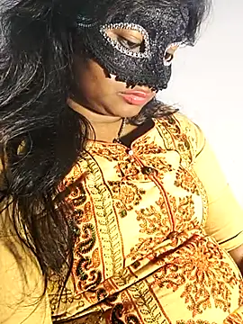 DIRTYSECRET_QUEEN_07