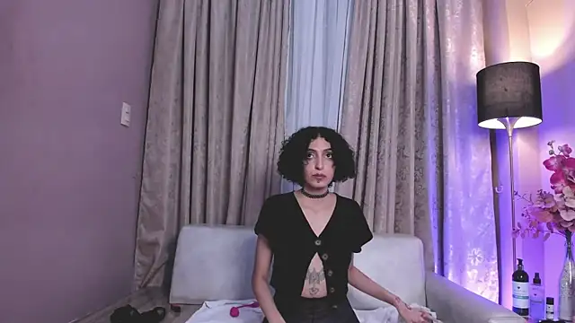 lyravendrell - LyraVendrell's free webcam