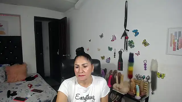 mature_bigboobs10 - Mature_bigboobs10's free webcam