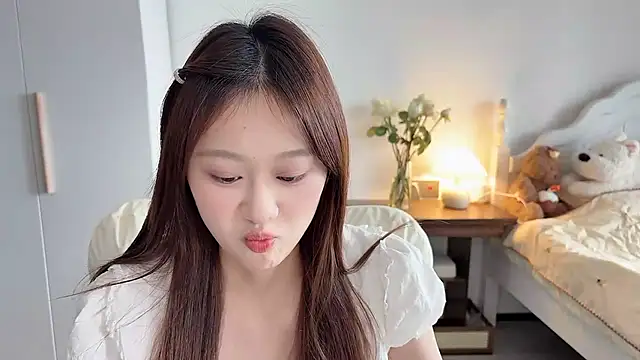 hu-uzzzz - Hu-uzzzZ's free webcam