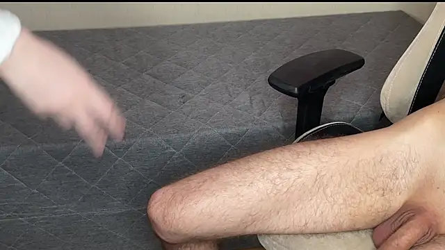 hotbabycouple_ (F teen) - titts tease