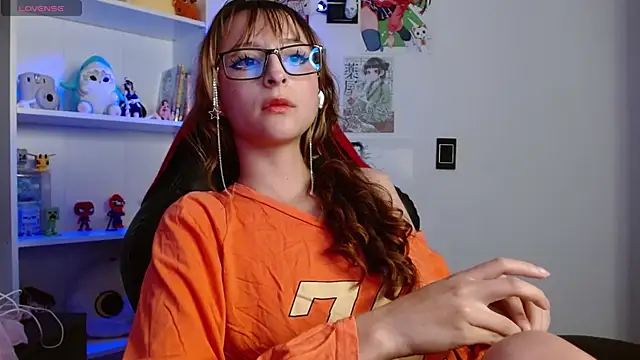 celesteayase (F young) - touch naked boobies?
