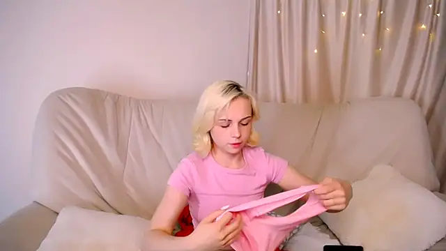 elenamonroe - ElenaMonroe's free webcam - UK Sex Cams