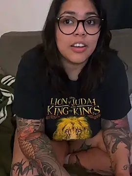 miacanela_xo