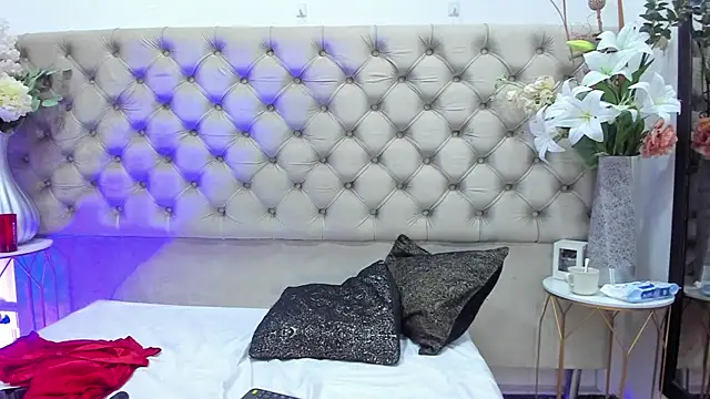 LezyTompson live sex cam