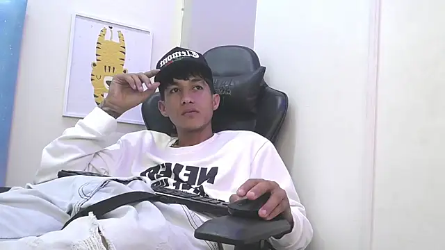 liam_play webcam