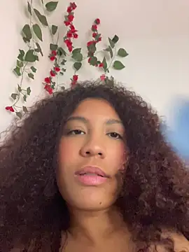Daphnne_Curly